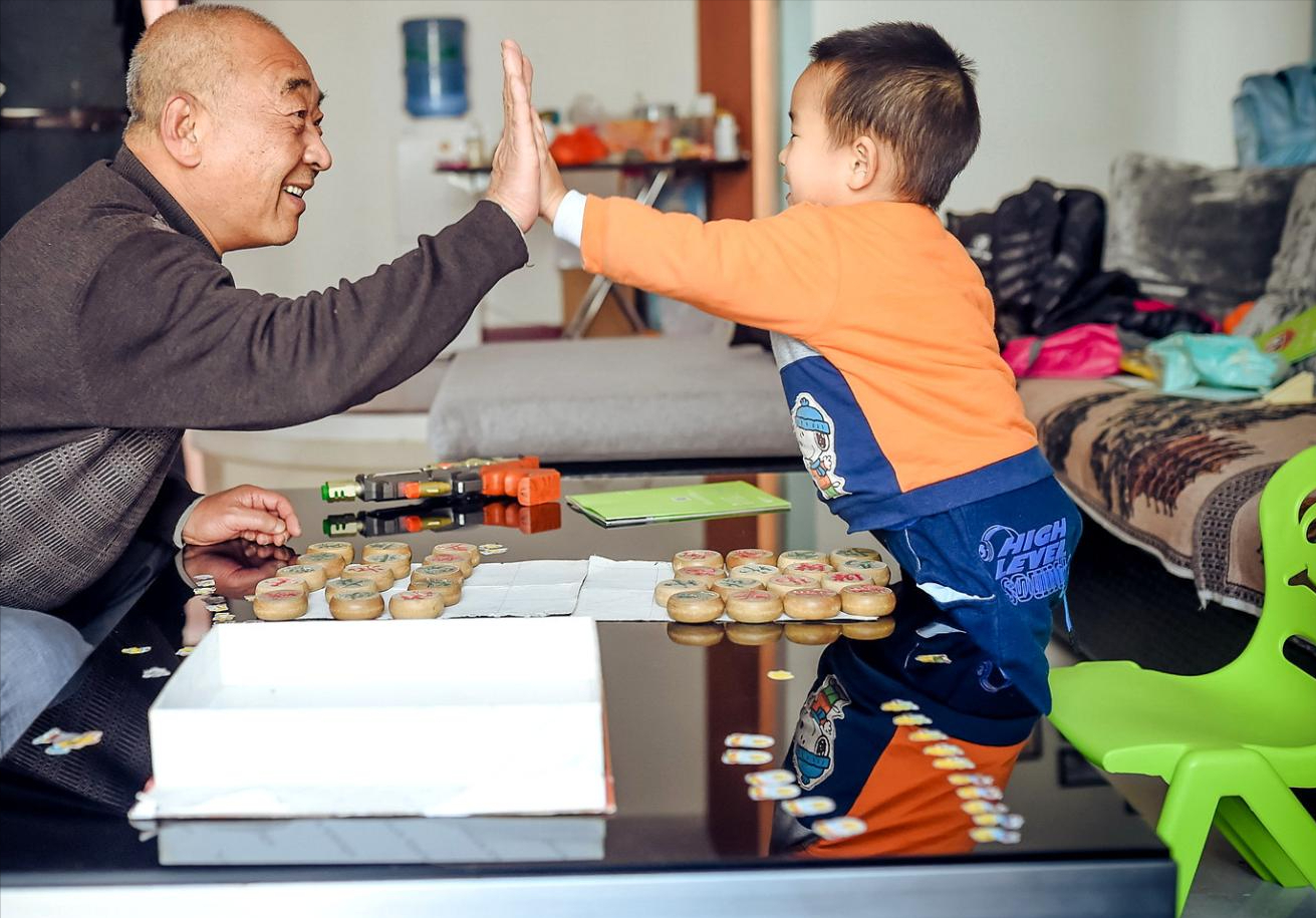 这4句鼓励孩子的话，父母坚持每天对孩子说，大大提升孩子自信