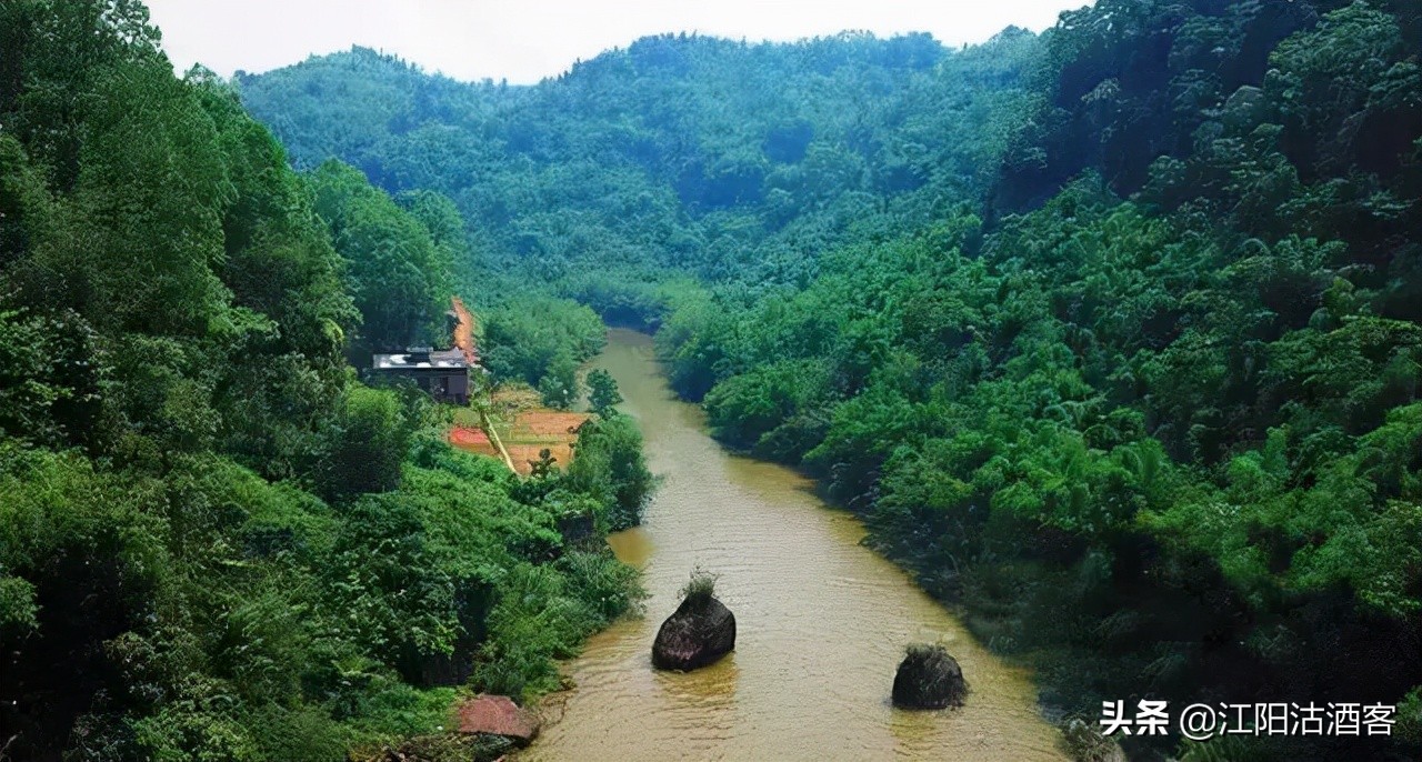 李白一首《峨眉山月歌》，里面提到的清溪，是否在泸州呢？