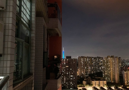 适合发夜景的朋友圈文案