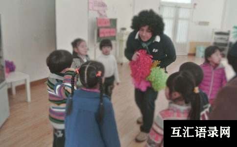 幼儿园小班优秀数学教案《点数1-5毛毛虫和小蝴蝶》含反思